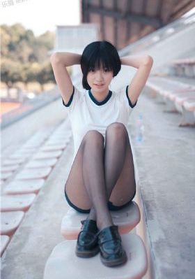 被三个老头吃奶到高潮视频_超清超清免费观看