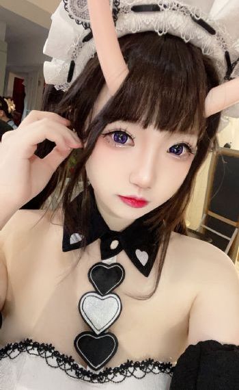 《浴室狂欢》免费播放在线观看_剧情片全集免费观看
